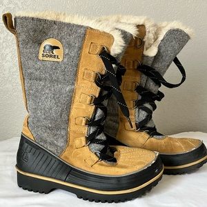 Sorel boots size 9